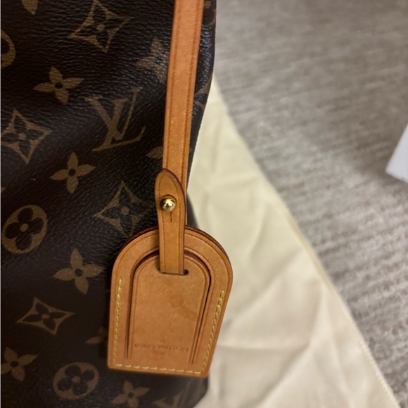Louis Vuitton Graceful MM - Picture 13 of 16